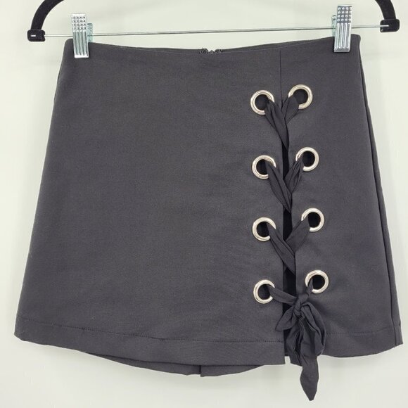 DO+BE High Waist Grommet Lace Up Black Skort - Picture 1 of 5